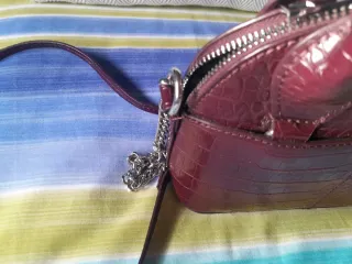 Bolso Zara granate efecto piel