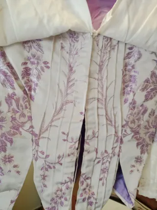 Traje de Fallera plateado y malva