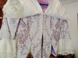 Traje de Fallera plateado y malva
