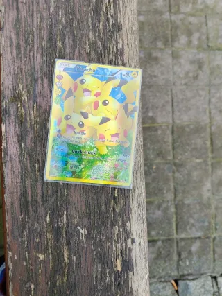 Carta Pokémon Pikachu Básica