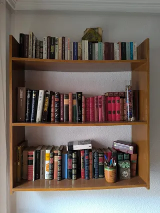 Estantería de madera