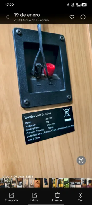 Altavoces columnas madera y negro