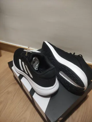 Adidas Response Runner Talla 42 sin usar
