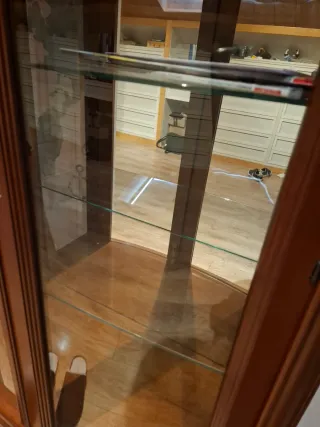 Vitrina madera y cristal