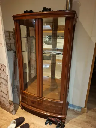 Vitrina madera y cristal