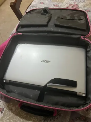 PC Portatile Acer Argento e Nero