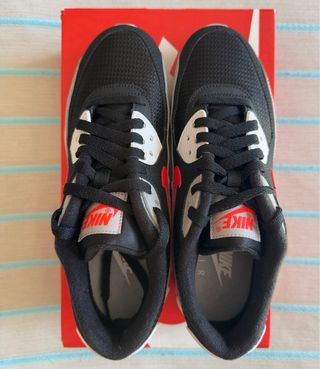 Nike Air Max 90 Essential.