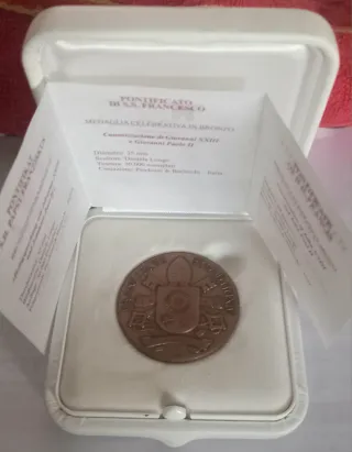 Vaticano medaglia anno 2014