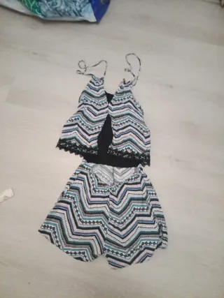 Vestiti vari scorrimento foto 1€ offerta