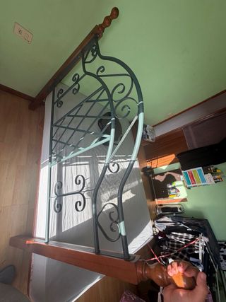 Espejo y cabezal de cama