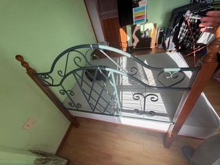 Espejo y cabezal de cama