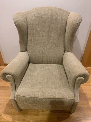 Sillón de tela beige