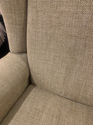 Sillón de tela beige