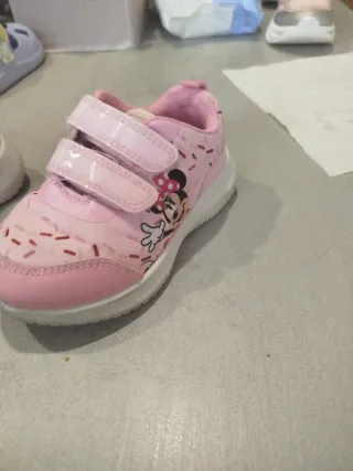 Zapatillas niña Minnie Talla 23