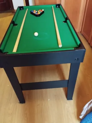 Futbolín y juegos de mesa