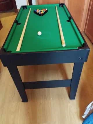 Futbolín y juegos de mesa