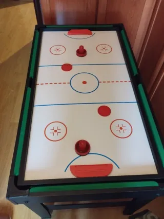 Futbolín y juegos de mesa