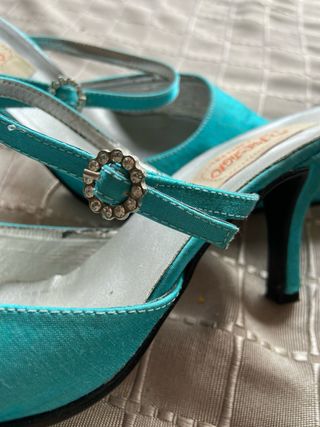 Zapatos de fiesta azul verdoso