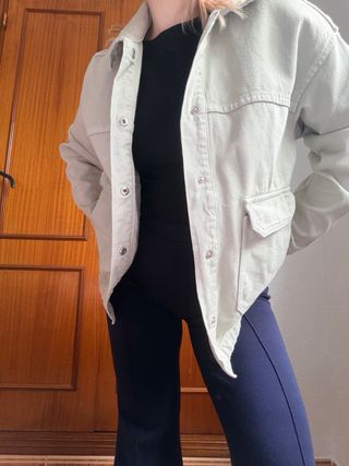 Sobrecamisa Stradivarius olivo Talla XS