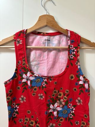 Canotta rossa floreale