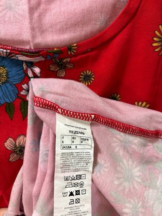 Canotta rossa floreale