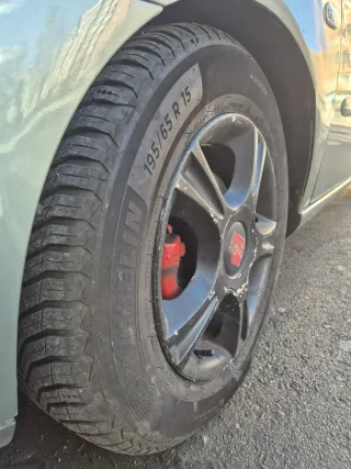 Llantas con neumáticos 195/65 R15 Vendo o cambio
