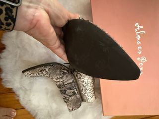 Botines Alma en Pena Tachuelas Piel Serpiente