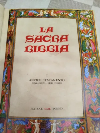 Antica Bibbia in tre volumi compreso di espositore