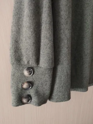 Jersey gris verde manga larga