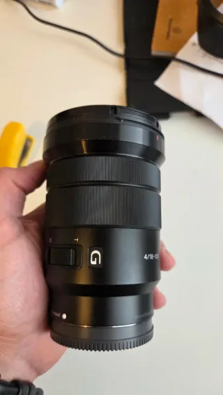 Sony 18-105mm f/4 G OSS (Serie G) + caja