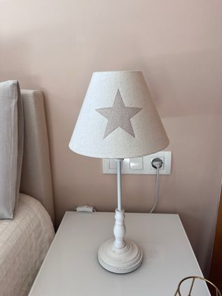 Lámpara Maison du Monde beige y blanca