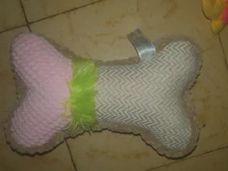 Juguete para perro con forma de hueso