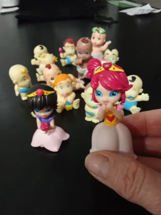 Colección de figuras: brujitas, sirenas y bebés