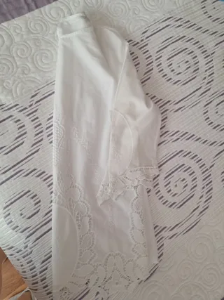 Blusa Zara bordada blanca