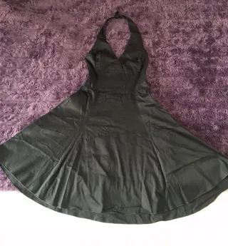 Vestido negro escote halter nido abeja