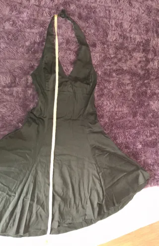 Vestido negro escote halter nido abeja