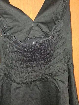 Vestido negro escote halter nido abeja