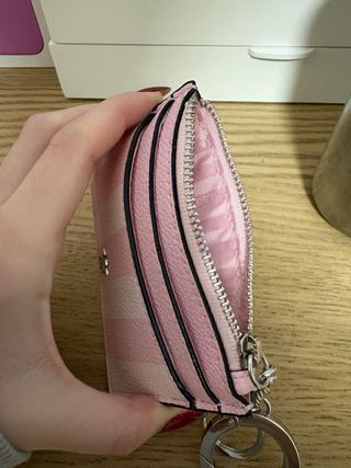 Cartera Victoria's Secret con llavero