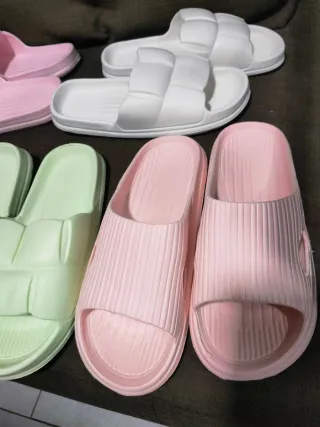 Chanclas cómodas para casa y playa
