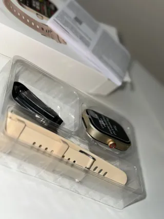 Reloj Inteligente Beige y Dorado