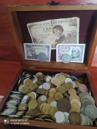 Billetes y monedas antiguas de pesetas