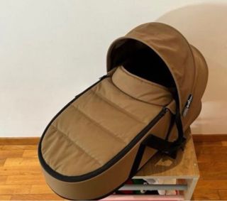 Capazo Yoyo BabyZen con adaptadores