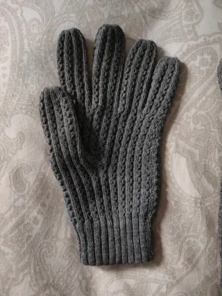 Guantes de lana grises