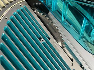 Sierra de mesa Makita reversible