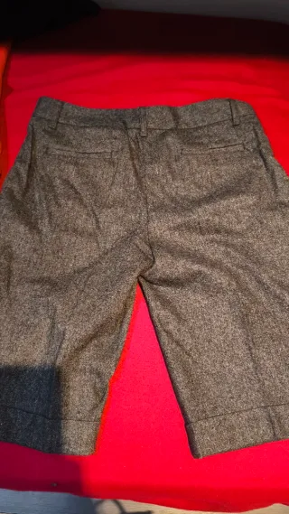 Pantalón corto invierno mujer de color gris Zara.