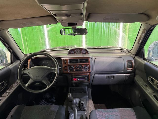 Mitsubishi Montero 1999