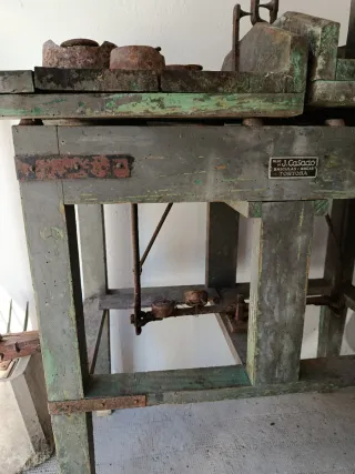 Báscula antigua madera Tortosa