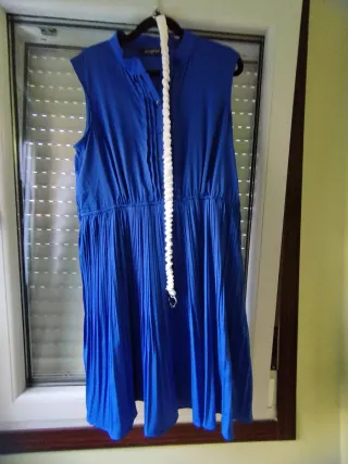 Vestido azul plisado