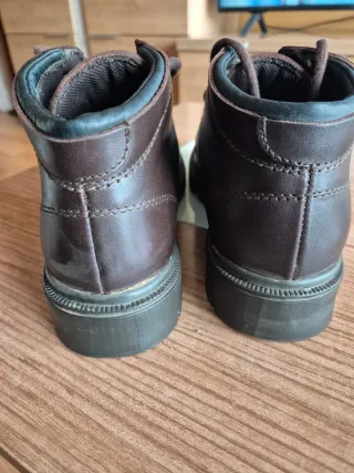 Botas de cuero marrones