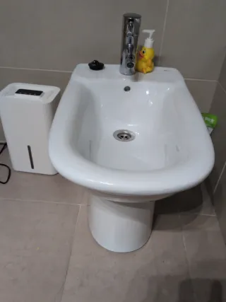 Bidé Cerámica Blanco y Cromo